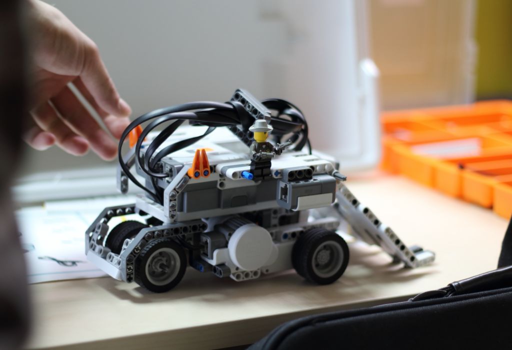 after schools activities robotics